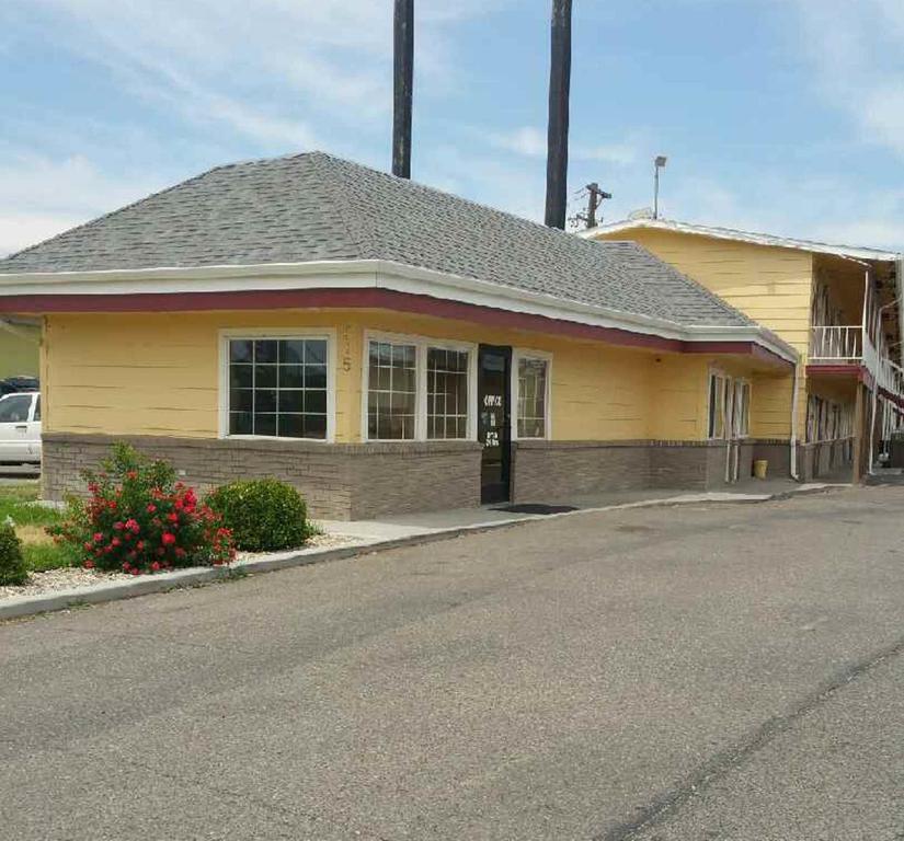 Motel Super 8 By Wyndham Ontario Exterior foto